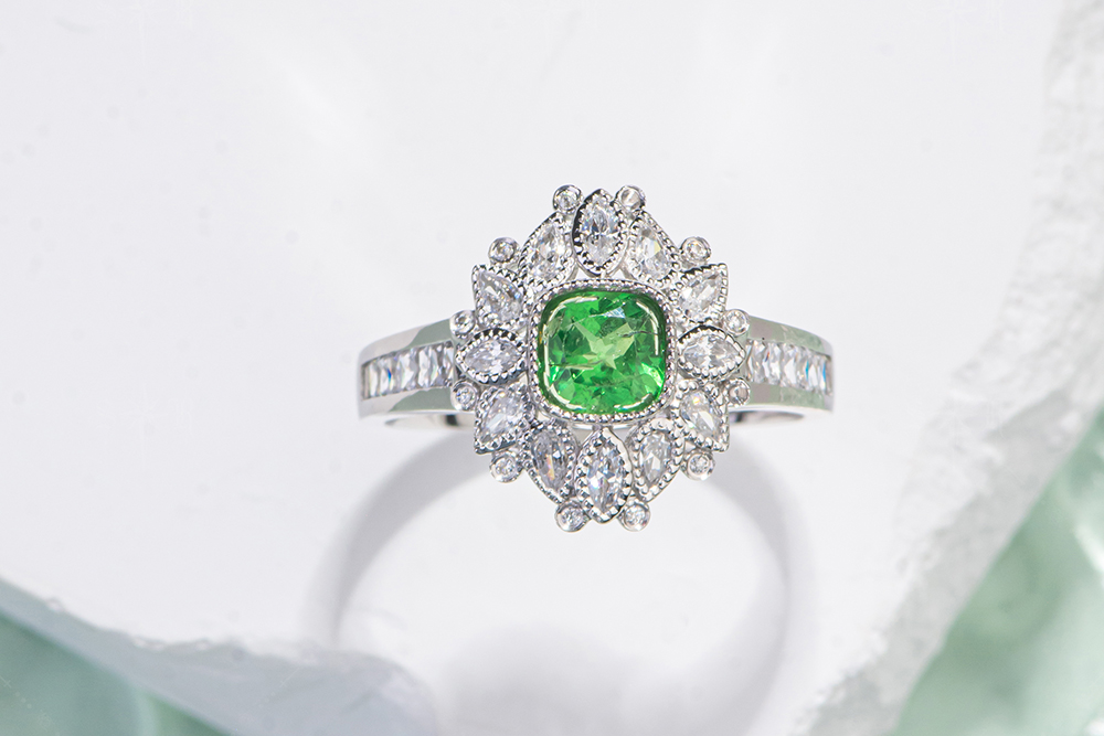 R056碧影流光 沙弗莱满钻戒指